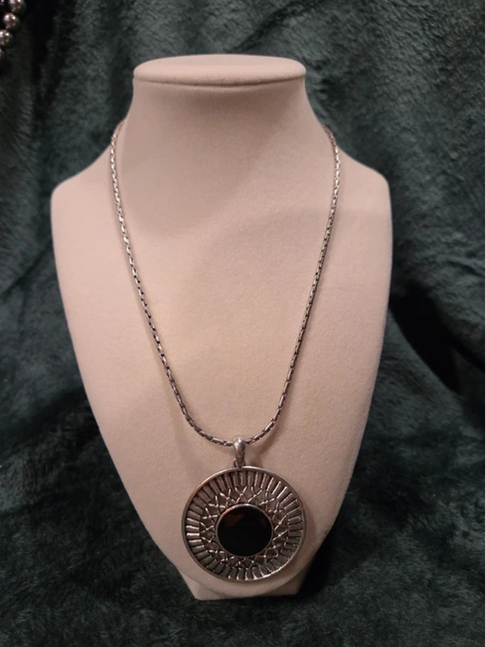 Fashion Jewelry Contemporary Silver and Black Pendant Necklace